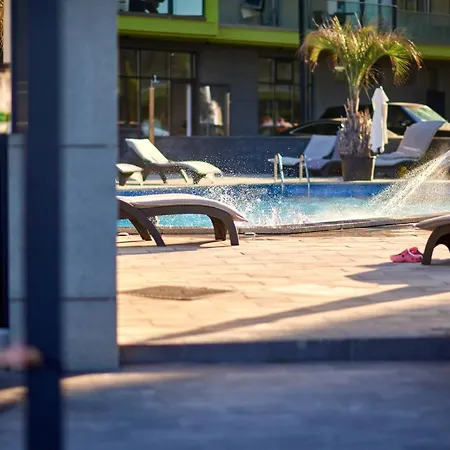 Pop Pool & Mamaia Nord * Navodari