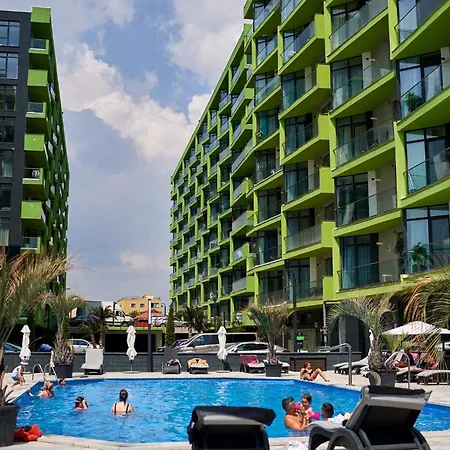 Pop Pool & Mamaia Nord Lägenhet *