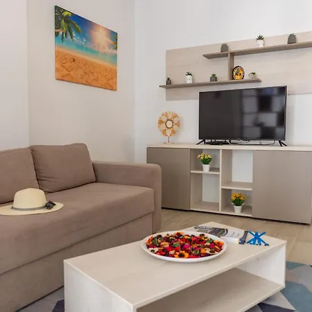 Apartment Pop Pool & Mamaia Nord