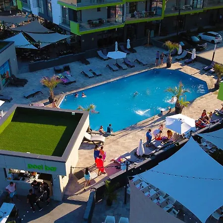 Pop Pool & Mamaia Nord *