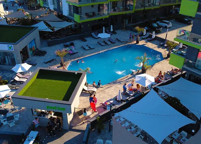 Pop Pool & Mamaia Nord *