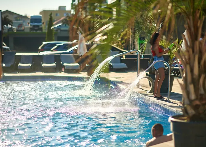 Pop Pool & Mamaia Nord Appartement *