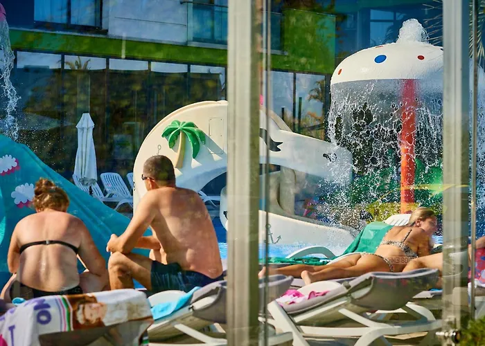 Appartement Pop Pool & Mamaia Nord *