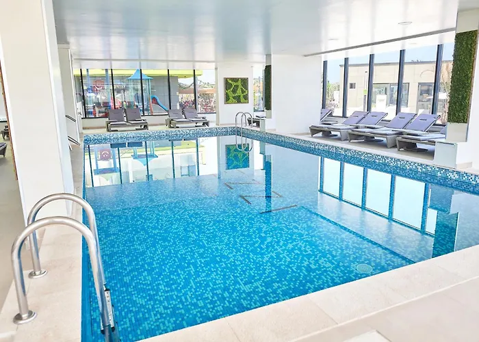 Pop Pool & Mamaia Nord * Năvodari