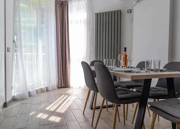 Pop Pool & Mamaia Nord * Năvodari